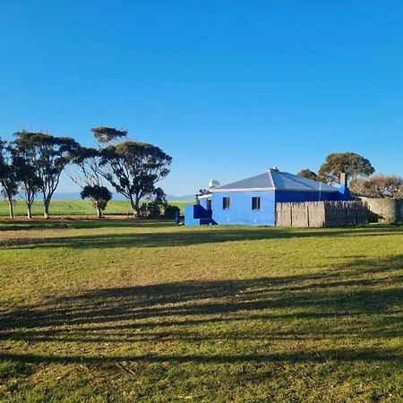 Die Blouhuis Farmhouse Retreat With A Hot Tub Cloeteskraal 外观 照片